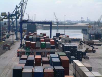 Preču eksporta apjoms faktiskajās cenās palielinājās par 74,5 miljoniem eiro jeb 1,6%
